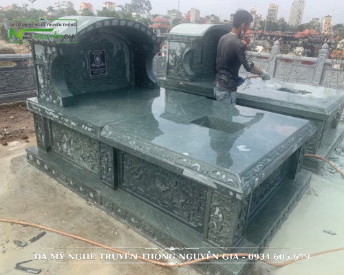 MỘ XANH RÊU
