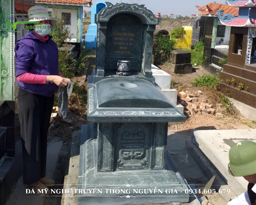 MỘ XANH RÊU