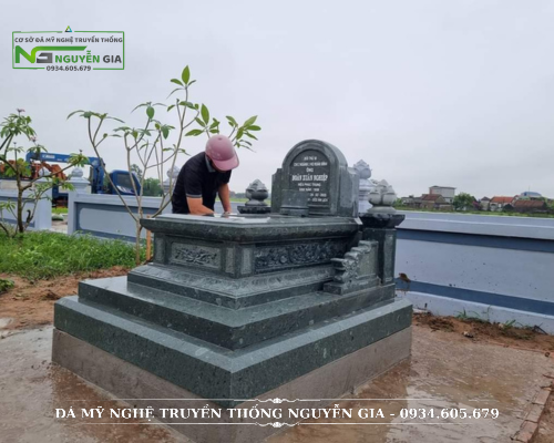 MỘ XANH RÊU