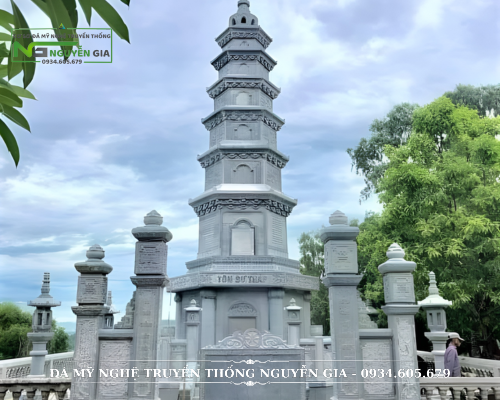 MỘ THÁP