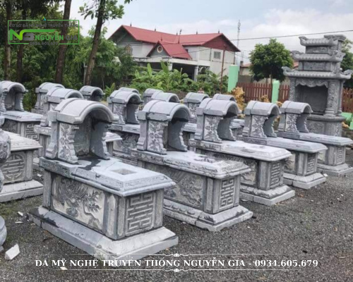 MỘ MÁI VÒM