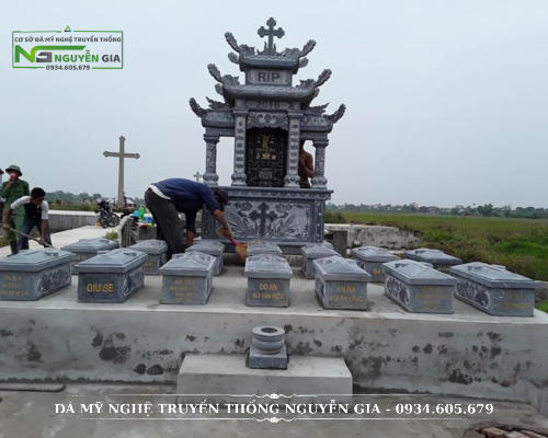 MỘ CÔNG GIÁO