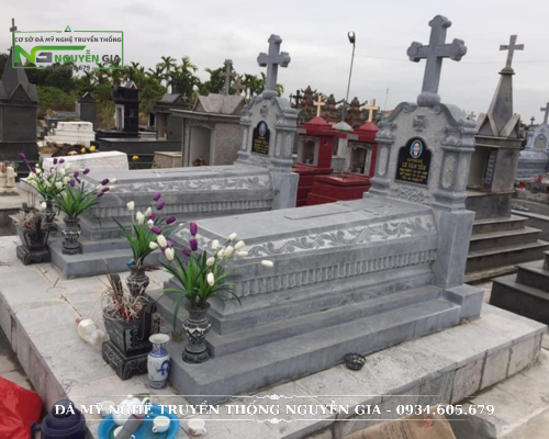 MỘ CÔNG GIÁO