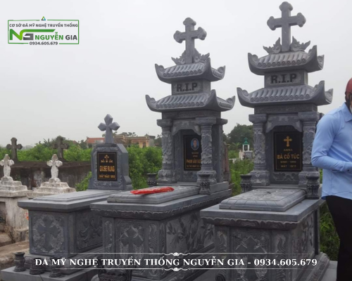 MỘ CÔNG GIÁO
