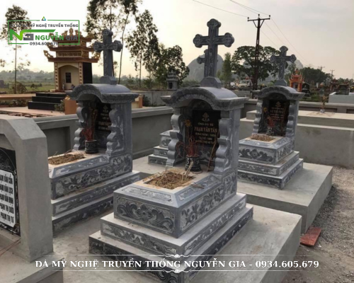 MỘ CÔNG GIÁO