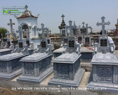 MỘ CÔNG GIÁO