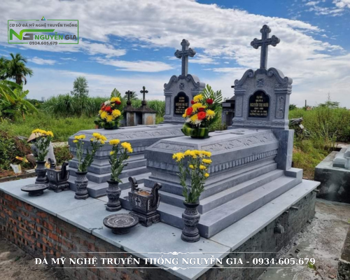 MỘ CÔNG GIÁO